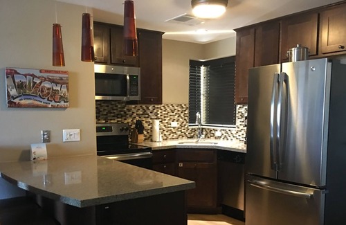 Peoria Villa | Resort condo