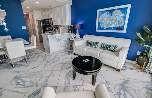 Downtown Myrtle Beach Condo | Resort condo w/pool, hot tub & balcony