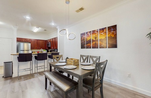 Four Corners Condo | Resort condo with heated pool, gym, BBQ area, patio, W/D, children's pool, AC