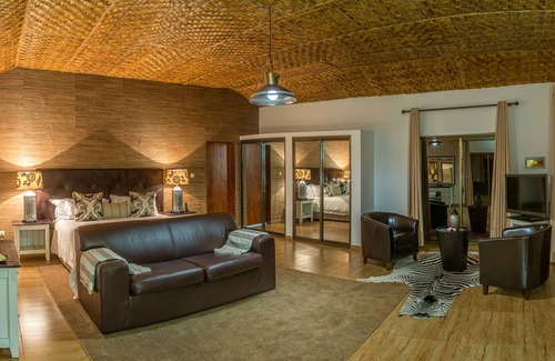 Menongue Cabin | Resort Cuebe Lodge