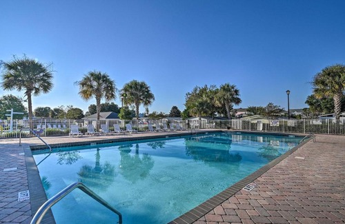 Garden City House | Resort Home about 1 Mi to Myrtle Beach Access!