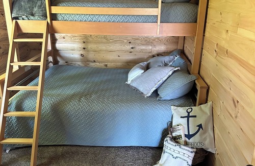 Central Lake Resort | Resort in the works with AC in East Jordan. Pet friendly on Scott’s lake.