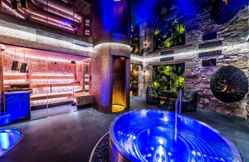 Frydstejn Resort | RESORT KOVÁRNA - Frýdštejn - stylové ubytování, luxusní wellness, zážitková restaurace