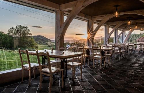 Frydstejn Resort | RESORT KOVÁRNA - Frýdštejn - stylové ubytování, luxusní wellness, zážitková restaurace