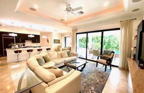 Royal Harbor House | Resort Lifestyle - Walk to 5th Avenue