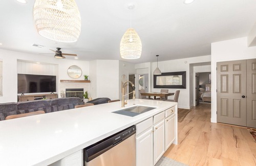 Central Scottsdale House | Resort-like 2BR/2BA townhome in sunny Scottsdale near golf, hike, dine, shop etc