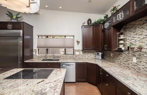 Residential Estates House | Resort-like 3 Bedroom with Casita with Amazing Pool, Yard, & 2 Large Driveways