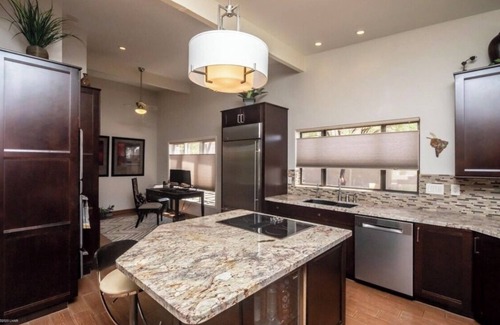 Residential Estates House | Resort-like 3 Bedroom with Casita with Amazing Pool, Yard, & 2 Large Driveways