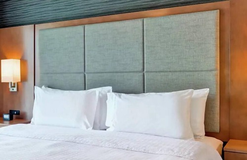 McNeil Hotel | Resort Living at Its Best:2 Accessible Units w/Free Breakfast and Parking