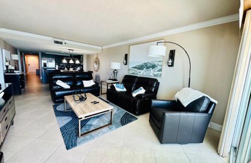 Indian Shores Apartment | Resort living Beachfront Suite