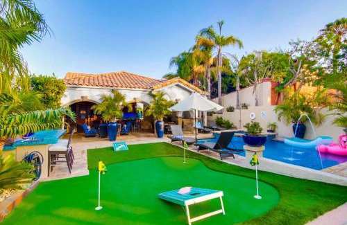 Middletown House | Resort Living: Hoops Outdoor Bar Views PoolSpa