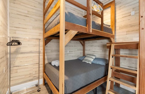 Stockton Hotel | Resort Perks: 11 beds, monastery bunks, kitchen