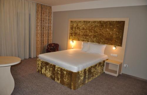 Bratovoesti Hotel | Resort Plaza Lake