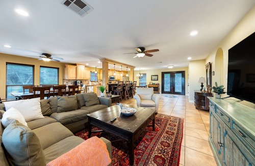 New Braunfels House | Resort Quality 4B Home With Private Pool In Beautiful Hill Country
