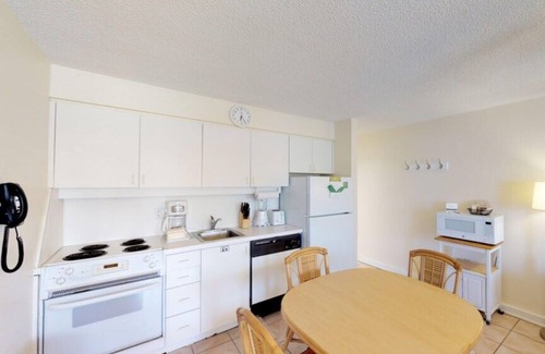 Holmes Beach Condo | Resort Sixty-Six, Holmes Beach, Florida, 1 Bedroom Suite