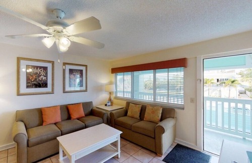 Holmes Beach Condo | Resort Sixty-Six, Holmes Beach, Florida, 1 Bedroom Suite