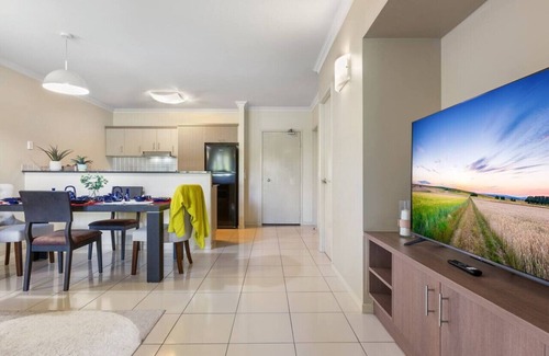 Westcourt Apartment | Resort Splendor-Top Floor Apartment in Cairns One