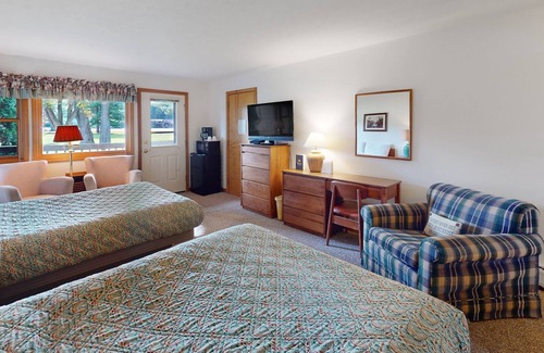 Woodstock Apartment | Resort studio with hot tub, seasonal pools, rec center, tennis, basketball, AC