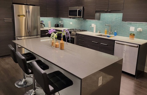 Wilmette Apartment | Resort-style, 1-bedroom apt in Wilmette