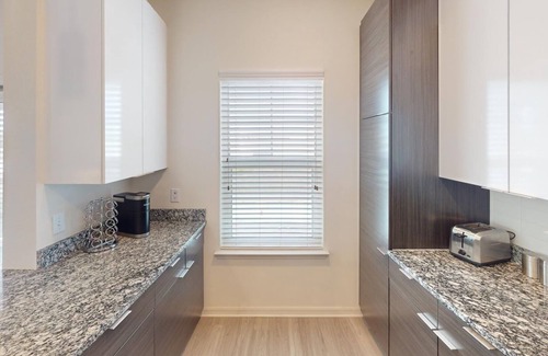 Sun Bay South Apartment | Resort Style 2 Bedroom 2 bath in South Tampa with crisp decor.