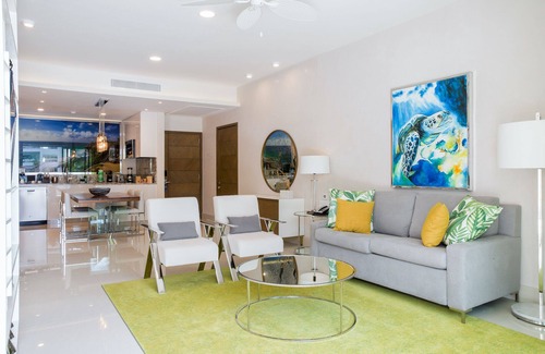 Cancun Condo | Resort Style 2-bedroom condo with AC and WiFi in beautiful Cancún