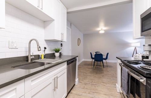 Beach Park Apartment | Resort-Style Amenities | Modern 2BR South Tampa