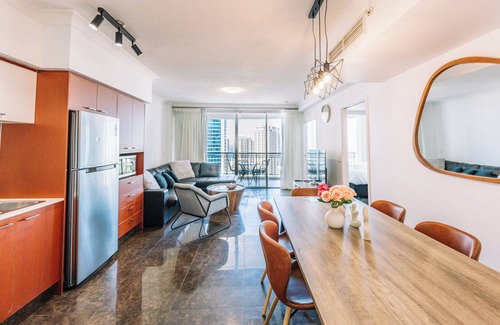 Surfers Paradise Apartment | Resort Style Chevron By Gold Coast Travels