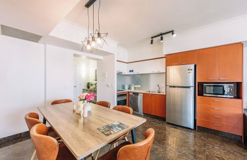 Surfers Paradise Apartment | Resort Style Chevron By Gold Coast Travels