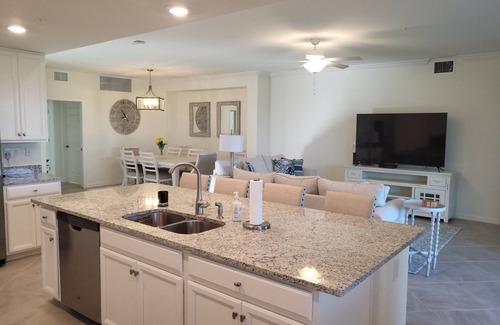 Braden River House | Resort style coach home great for families or couples.