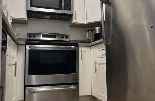Atwater Village Apartment | resort-style community amenities in the vibrant Atwater Village neighborhood