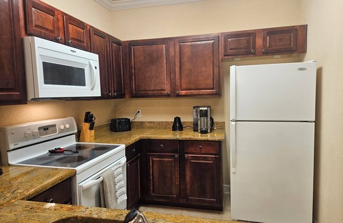 Four Corners Condo | Resort Style Condo w/Balcony | Pool | Sleeps 6