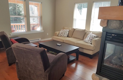 Lindell Beach Cottage | Resort Style Cottage at Cultus Lake - ++ amenities - perfect for families