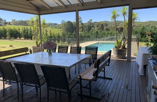 Summertown House | Resort style home set among boutique vineyards.