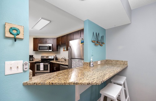 Tierra Verde Apartment | Resort style Living 1/1 Condo with pool and 10 mins to the Beach