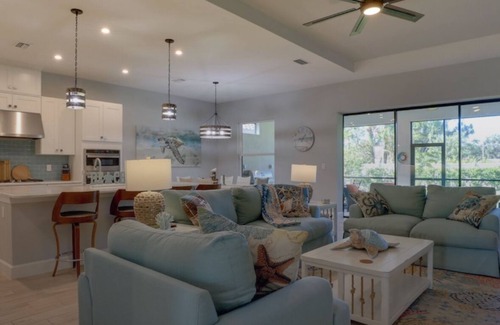 Laurel House | Resort style living with amenities close to beach & bike trails