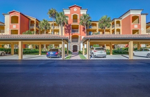 Bonita Springs Condo | Resort Style Luxury Condo - Golf Paradise!