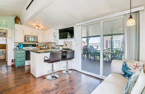 Port Isabel Cottage | Resort-Style Perks & Deck at Port Isabel Home!