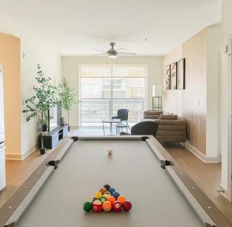 Forest Park Apartment | Resort-Style Retreat 1 King 2 Queens, Pool table