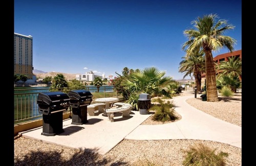 Bullhead City Condo | RESORT STYLE RIVER FRONT CONDO.
