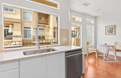 University City House | Resort-Style San Diego Living