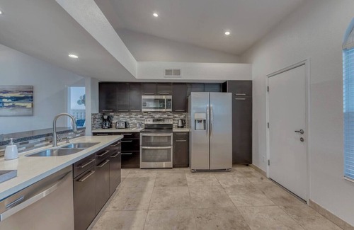 Eagle Hills House | Resort Style Vacation Home w/FREE Heated Pool