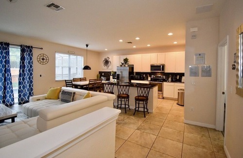 Bellavida House | Resort Townhome 4BR, Private Pool, Near Disney