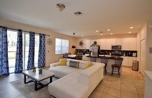 Bellavida House | Resort Townhome 4BR, Private Pool, Near Disney