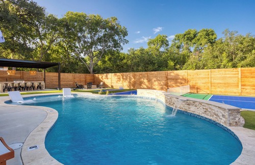 North San Antonio - SAT Villa | Resort Villa/Heated Pool/Pickleball