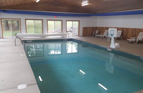 Suring House | Resort with 3 Bedroom 1.5 Bath near Chute Pond in Oconto County with indoor pool