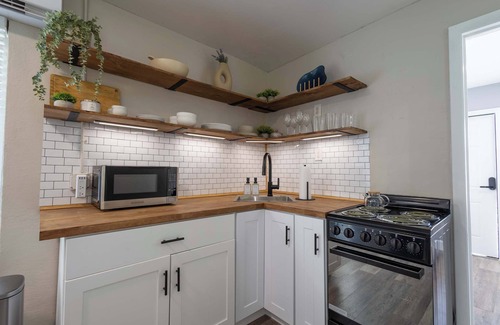 Croissant Park Apartment | Rest A Shore - Central, Cozy 1BR