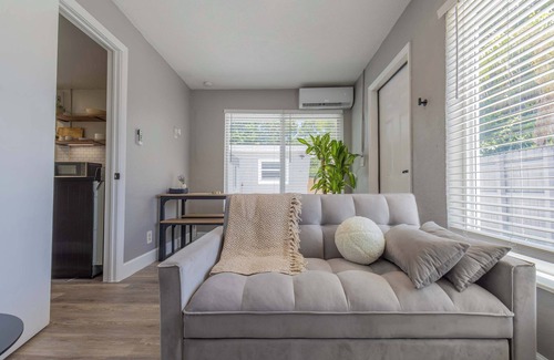Croissant Park Apartment | Rest A Shore - Central, Cozy 1BR