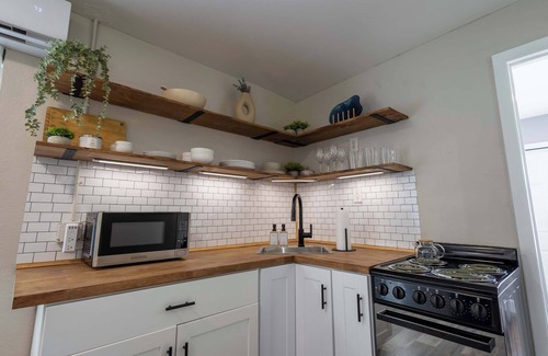 Croissant Park Apartment | Rest A Shore - Central, Cozy 1BR