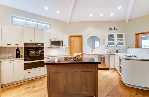 Millersport House | Rest and Relax at the Lakehouse on Buckeye Lake