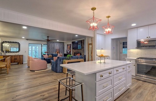 Tiger House | Rest Ashored - Fantastic Lake Burton home 250 yard walk/ride to lake &